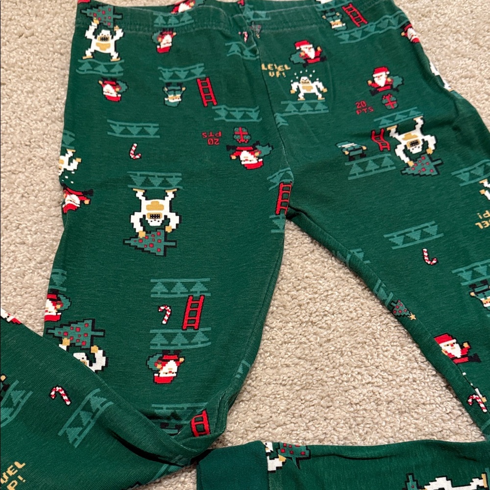 Carter’s Kids Level Up Video Game Pajama Set - Green and White festive, size 8 - Picture 4 of 6